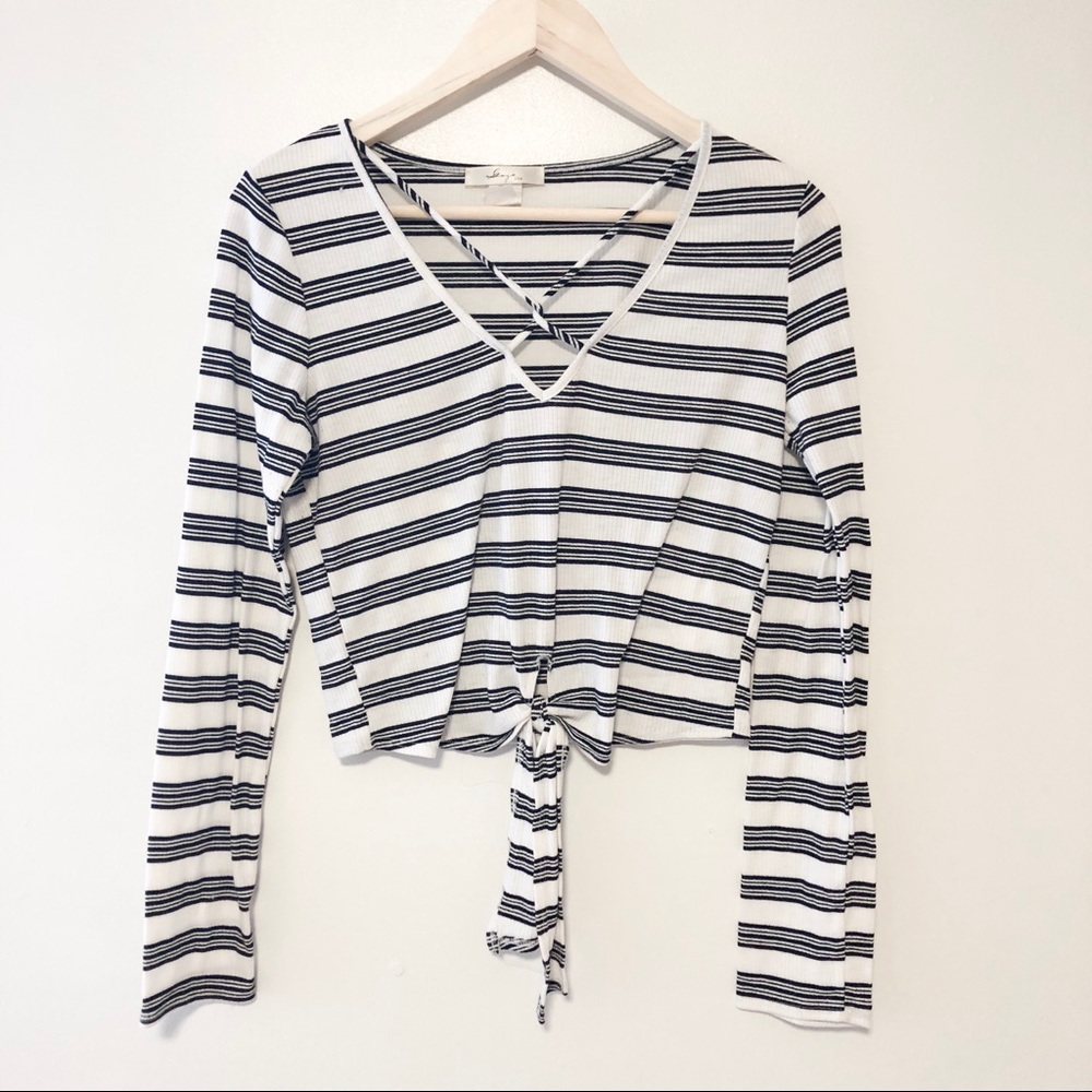 Long sleeve cross cross knot front top